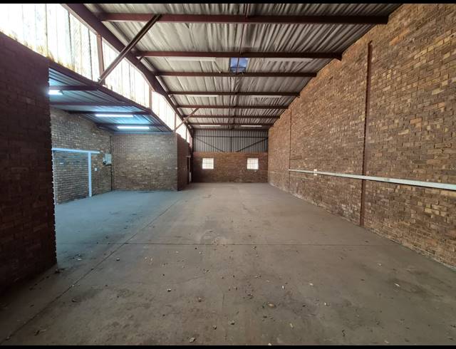 172M² WAREHOUSE TO LET IN WADEVILLE